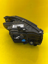 Laden Sie das Bild in den Galerie-Viewer, Frontscheinwerfer Mercedes-Benz W206 A2069062104 LED Links Headlight SCH1206329481cm
