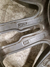 Laden Sie das Bild in den Galerie-Viewer, 1x Alufelge 19 Zoll 8.0" 5x120 36ET 7845882 BMW 1 F20 Rim Wheel FEL9354608862qk