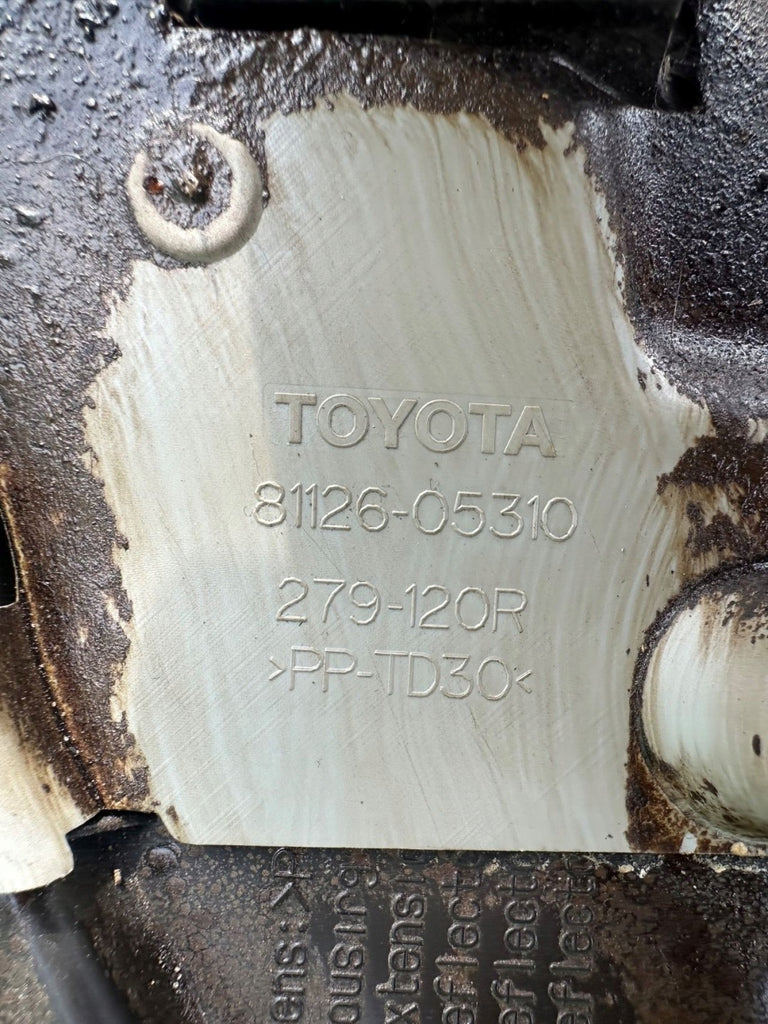 Frontscheinwerfer Toyota Avensis 8112605310 Rechts Scheinwerfer Headlight SCH7371639300es