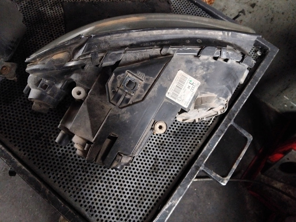 Frontscheinwerfer Audi A3 8P0941003K 8P0941004D Ein Stück (Rechts oder Links) SCH8742486945rw