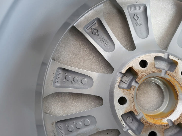 1x Alufelge 16 Zoll 6.5" 5x114.3 44ET Glanz Silber 403007521R Renault Zoe FEL3097636353xq
