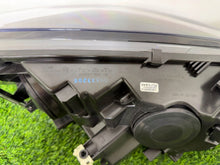 Laden Sie das Bild in den Galerie-Viewer, Frontscheinwerfer Renault Megane III 55111A5L 260609865R Links Headlight SCH3652811718th