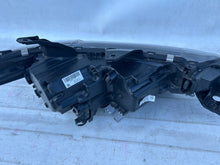 Laden Sie das Bild in den Galerie-Viewer, Frontscheinwerfer Mitsubishi Outlander III 8301D3-31 LED Links Headlight