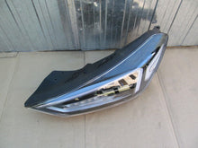 Laden Sie das Bild in den Galerie-Viewer, Frontscheinwerfer Hyundai Tucson 92101D7700 Links Scheinwerfer Headlight