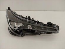 Laden Sie das Bild in den Galerie-Viewer, Frontscheinwerfer Toyota Corolla 81110-02T00 LED Rechts Scheinwerfer Headlight SCH2869588902sy