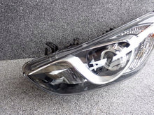 Laden Sie das Bild in den Galerie-Viewer, Frontscheinwerfer Hyundai I30 92101-A6020 LED Links Scheinwerfer Headlight