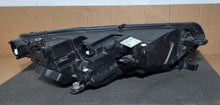 Laden Sie das Bild in den Galerie-Viewer, Frontscheinwerfer Skoda Octavia IV 5E4941015A Links Scheinwerfer Headlight SCH5932914825vk