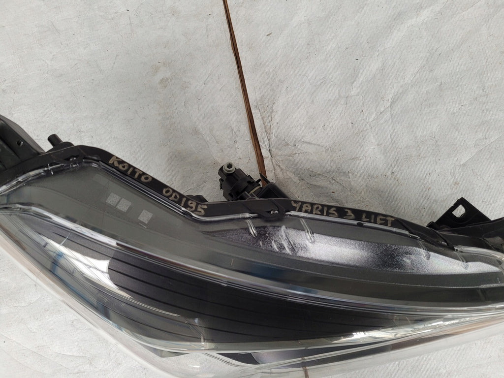 Frontscheinwerfer Toyota Yaris Rechts Scheinwerfer Headlight