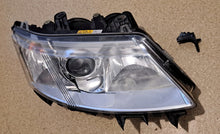Laden Sie das Bild in den Galerie-Viewer, Frontscheinwerfer Saab 9-3 Xenon Rechts Scheinwerfer Headlight