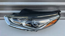 Laden Sie das Bild in den Galerie-Viewer, Frontscheinwerfer Hyundai Sonata QBB15237 Links Scheinwerfer Headlight SCH2072447084vj