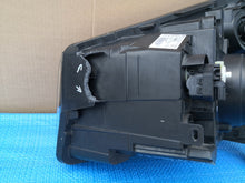 Laden Sie das Bild in den Galerie-Viewer, Frontscheinwerfer Opel Vivaro B 260100647R Halogen Rechts Scheinwerfer Headlight