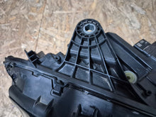 Laden Sie das Bild in den Galerie-Viewer, Frontscheinwerfer Mercedes-Benz W206 A2069063003 Rechts Scheinwerfer Headlight SCH3069881678gf
