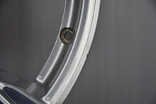 Load image into Gallery viewer, 1x Alufelge 18 Zoll 7.5" 5x108 52 5ET Glanz Silber GJ5C-1007-L1A Ford Rim Wheel FEL7839010736tz