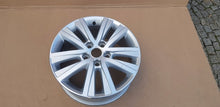 Laden Sie das Bild in den Galerie-Viewer, 1x Alufelge 17 Zoll 7.0" 5x120 55ET 7E0601025L VW T5 Rim Wheel FEL9240793398lf