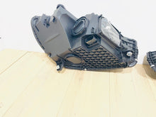 Laden Sie das Bild in den Galerie-Viewer, Frontscheinwerfer Mercedes-Benz A2069060903 A2069061003 LED Ein Satz Headlight SCH6397784666ib