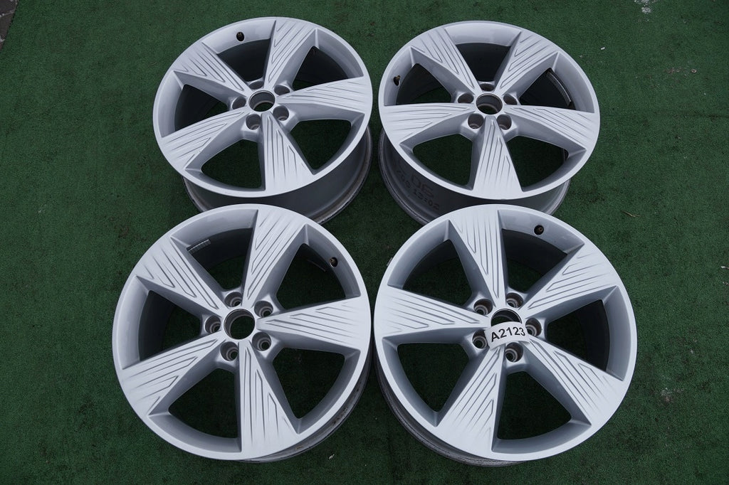 4x Alufelge 19 Zoll 8.0" 5x112 45ET Glanz Schwarz 89A601025B Audi E-Tron FEL8170098345xn