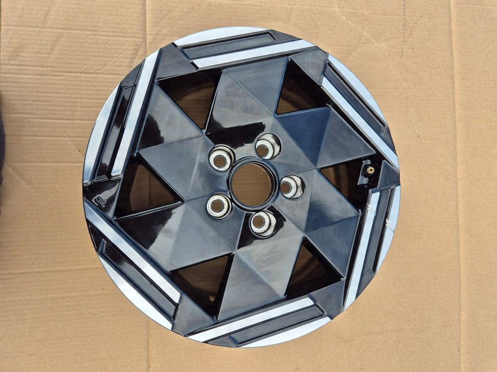 1x Alufelge 16 Zoll 6.5" 5x114.3 40ET Glanz Silber Nissan Leaf Rim Wheel