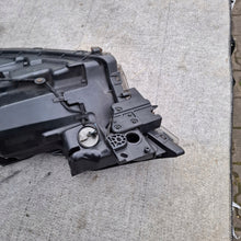 Laden Sie das Bild in den Galerie-Viewer, Frontscheinwerfer Mitsubishi Outlander III FALSE Scheinwerfer Headlight SCH5561823981es