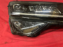 Laden Sie das Bild in den Galerie-Viewer, Frontscheinwerfer Skoda Karoq 57B941016B Full LED Rechts Scheinwerfer Headlight SCH4215163552rt