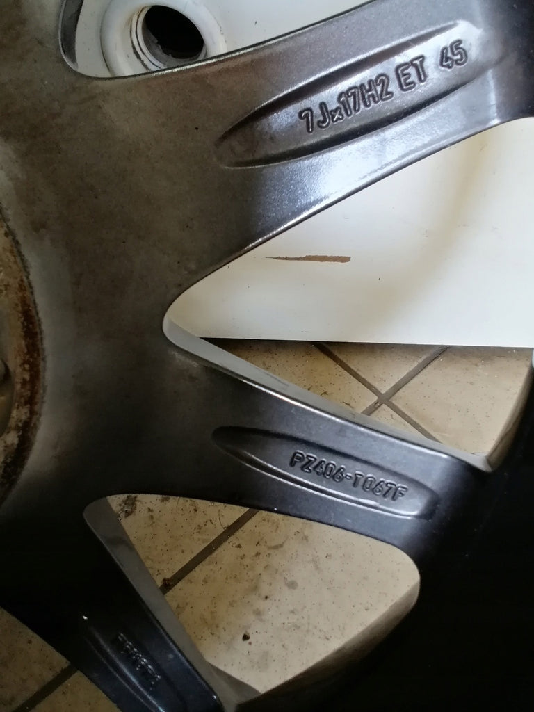 1x Alufelge 17 Zoll 7.0" 5x114.3 45ET Graphit PZ406, T067F Toyota Avensis