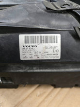 Laden Sie das Bild in den Galerie-Viewer, Frontscheinwerfer Volvo V70 S80 31214347 Links Scheinwerfer Headlight SCH6834866193ml