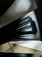 Load image into Gallery viewer, 1x Alufelge 17 Zoll 7.5&quot; 5x112 49ET Schwarz 3T0601025HD Skoda Superb Rim Wheel