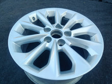 Load image into Gallery viewer, 1x Alufelge 16 Zoll 7.0" 5x114.3 40ET Glanz Silber 42611-02R10 Toyota Corolla FEL2885336357iz