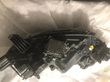 Laden Sie das Bild in den Galerie-Viewer, Frontscheinwerfer Mitsubishi Outlander III 8301D3-32 LED Rechts Headlight