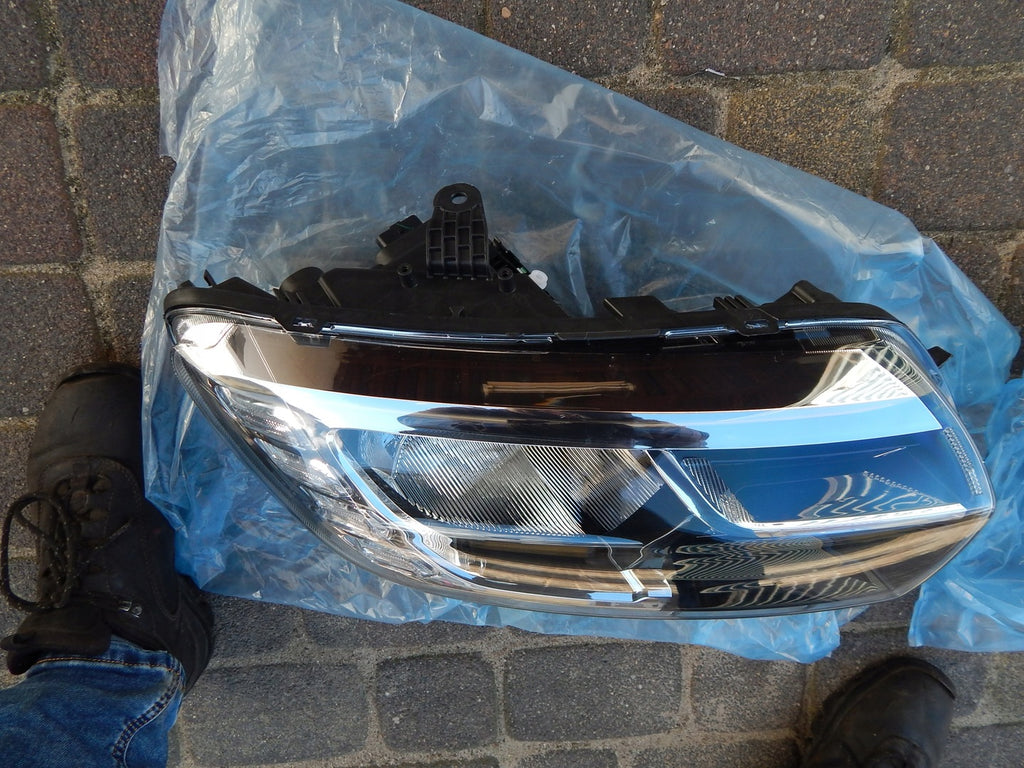 Frontscheinwerfer Dacia Sandero Logan II 90114430 LED Ein Satz Headlight