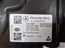 Laden Sie das Bild in den Galerie-Viewer, Frontscheinwerfer Mercedes-Benz Cla A1189068300 Full LED Links Headlight SCH5112972835it