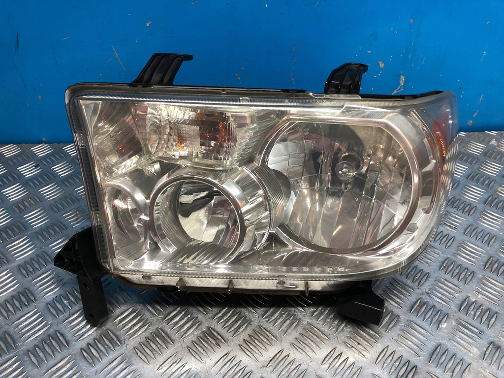 Frontscheinwerfer Toyota Tundra Ein Stück (Rechts oder Links) Headlight