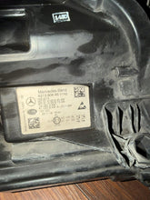 Load image into Gallery viewer, Frontscheinwerfer Mercedes-Benz W213 2139066501 Full LED Rechts oder Links SCH3029986117op
