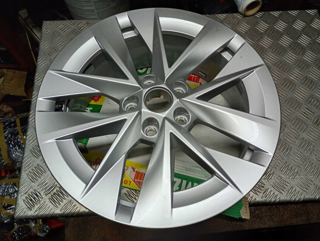 1x Alufelge 17 Zoll 46ET Silber 5E3601025 Skoda Octavia I Rim Wheel FEL7991561510dp