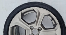 Laden Sie das Bild in den Galerie-Viewer, 1x Alufelge 17 Zoll 7.0&quot; 4x108 47,5ET Glanz Silber C1BC- Ford Fiesta Rim Wheel