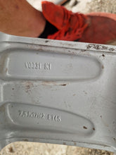Laden Sie das Bild in den Galerie-Viewer, 1x Alufelge 17 Zoll 7.5" 5x112 45ET Grau Audi A6 C5 Rim Wheel FEL3635205999oz