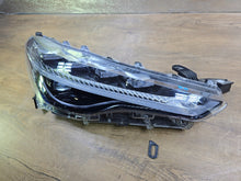 Laden Sie das Bild in den Galerie-Viewer, Frontscheinwerfer Toyota Corolla Rechts Scheinwerfer Headlight SCH7154683229vb