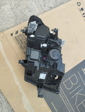 Load image into Gallery viewer, Frontscheinwerfer VW Crafter 7C1941036F Rechts Scheinwerfer Headlight SCH5923082518xp