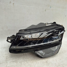 Laden Sie das Bild in den Galerie-Viewer, Frontscheinwerfer Skoda Karoq 57B941015D Links Scheinwerfer Headlight SCH8417705811tc