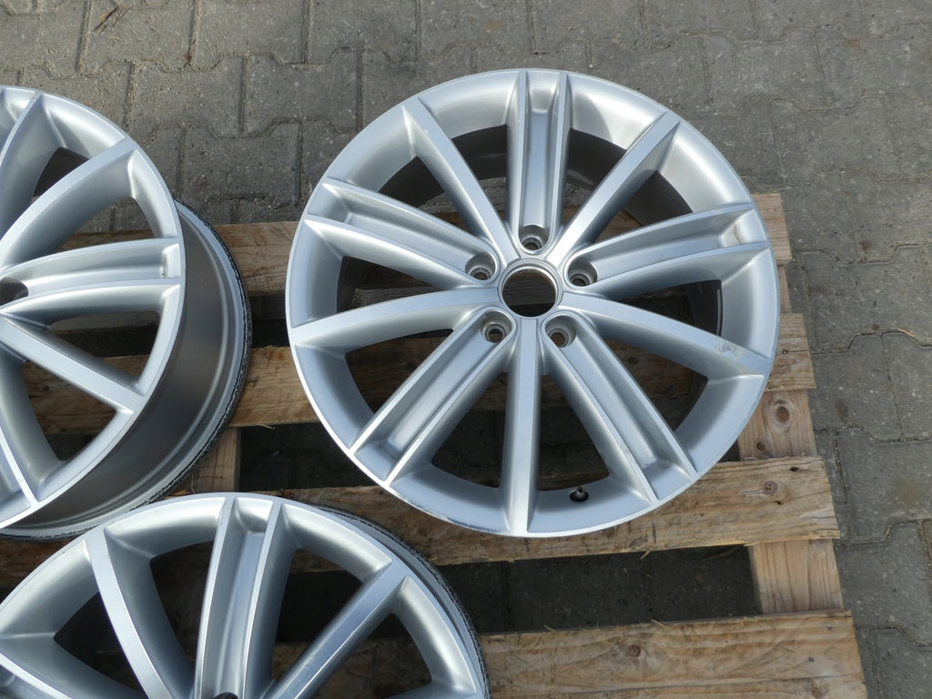 4x Alufelge 18 Zoll 7.0" 5x112 43ET Glanz Silber 5N0601025 VW Tiguan Rim Wheel