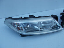 Laden Sie das Bild in den Galerie-Viewer, Frontscheinwerfer Renault Laguna II 8200002845 LED Ein Satz Headlight