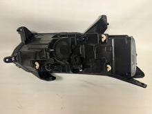 Laden Sie das Bild in den Galerie-Viewer, Frontscheinwerfer Dacia Sandero III Jogger 260602561R LED Rechts oder Links