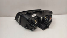 Laden Sie das Bild in den Galerie-Viewer, Frontscheinwerfer Audi A4 B6 8E0941030 89305785 Xenon Rechts Headlight