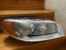 Laden Sie das Bild in den Galerie-Viewer, Frontscheinwerfer Volvo V70 S80 31214348 Rechts Scheinwerfer Headlight SCH6437070150ik