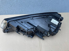 Laden Sie das Bild in den Galerie-Viewer, Frontscheinwerfer VW Touareg 7P1941034A Rechts Scheinwerfer Headlight SCH7231972872us