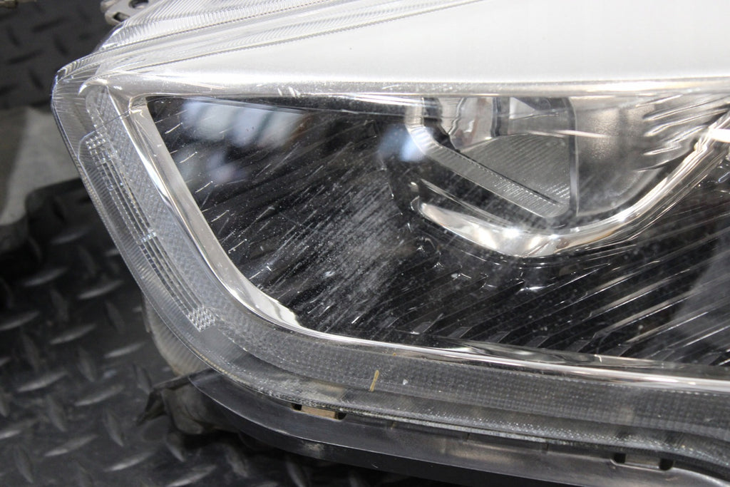 Frontscheinwerfer Ford Kuga I GV41-13D154-AH GV41-13D155-AH LED Ein Satz SCH8210898033br