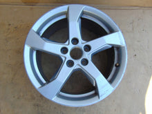 Load image into Gallery viewer, 1x Alufelge 17 Zoll 7.5&quot; 5x112 51ET Glanz 8V0601025CT Audi A3 Rim Wheel