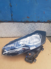 Laden Sie das Bild in den Galerie-Viewer, Frontscheinwerfer VW Polo 2G1941005 Links Scheinwerfer Headlight