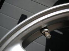 Laden Sie das Bild in den Galerie-Viewer, 4x Alufelge 15 Zoll 5.5" 5x112 46ET Glanz Silber 6855101 Mini F56 F55 Rim Wheel FEL9389199361rc