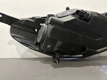 Laden Sie das Bild in den Galerie-Viewer, Frontscheinwerfer Ford Fiesta I Links Scheinwerfer Headlight SCH7068305119mm