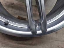 Laden Sie das Bild in den Galerie-Viewer, 1x Alufelge 19 Zoll 95B601025BC Porsche Macan Rim Wheel